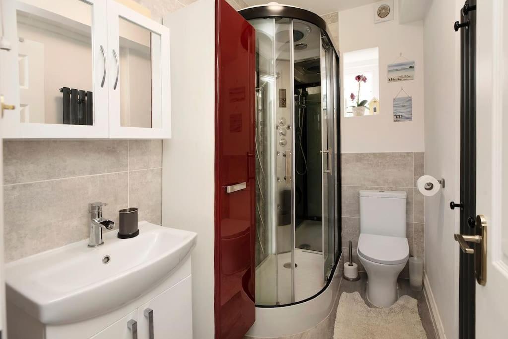 Beach Front Flat Shaldon With Parking Exterior photo