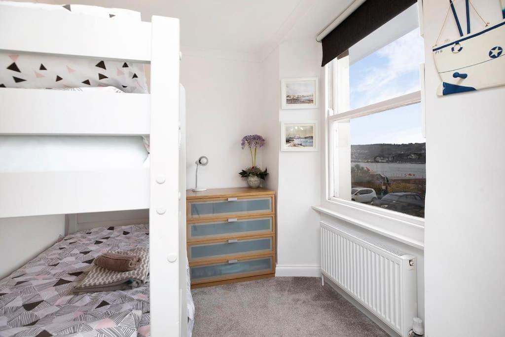 Beach Front Flat Shaldon With Parking Exterior photo
