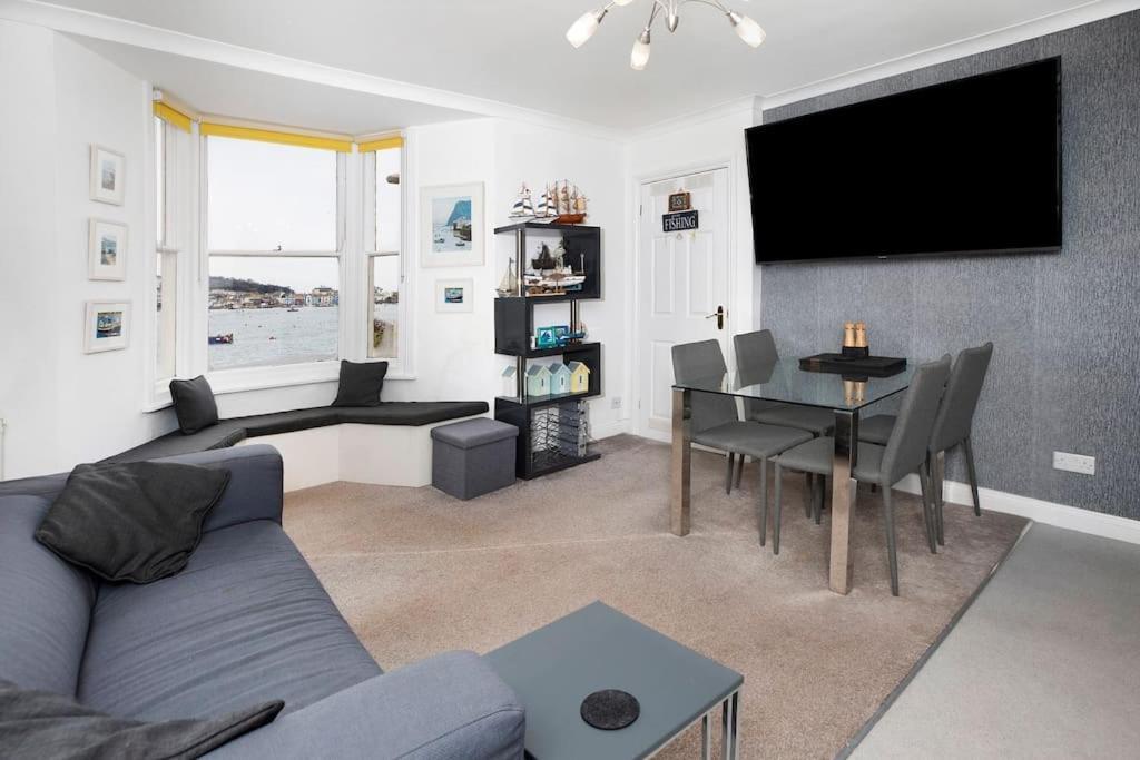 Beach Front Flat Shaldon With Parking Exterior photo